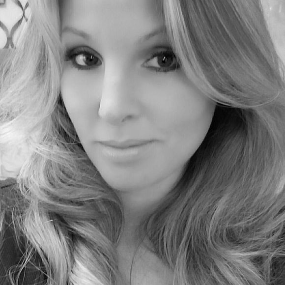 Meet your Posher, Jillian - Picture 1 of 1